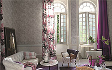 Портьеры с флоксами в гостиной by Designers Guild