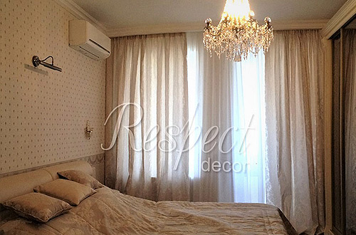 Недорогие жаккардовые шторы в спальню. Цена от 28000 руб.